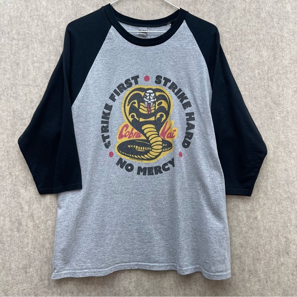 Women's Karate Kid Cobra Kai Tshirt with Contrasing Sleeves L - Picture 2 of 7
